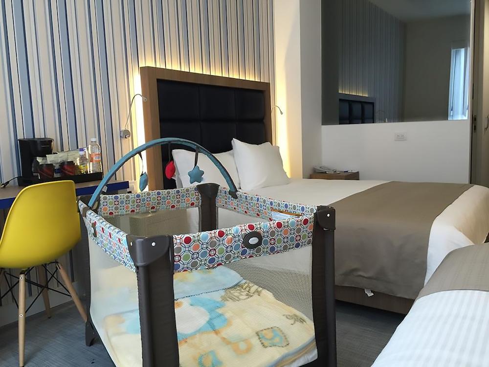 Hotel Tryp By Wyndham World Trade Center Area 4*